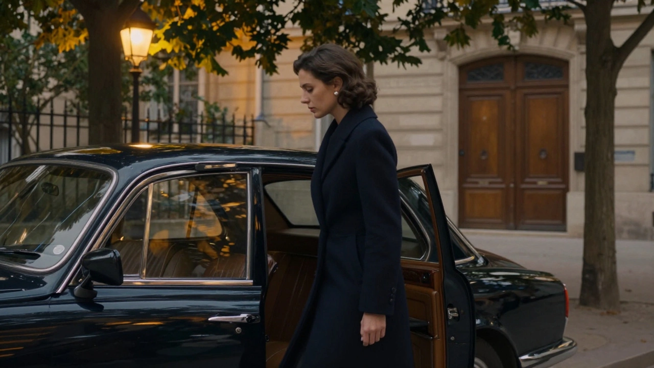 Escort Girl Paris 17 - Elegance and Mystery in the 17th